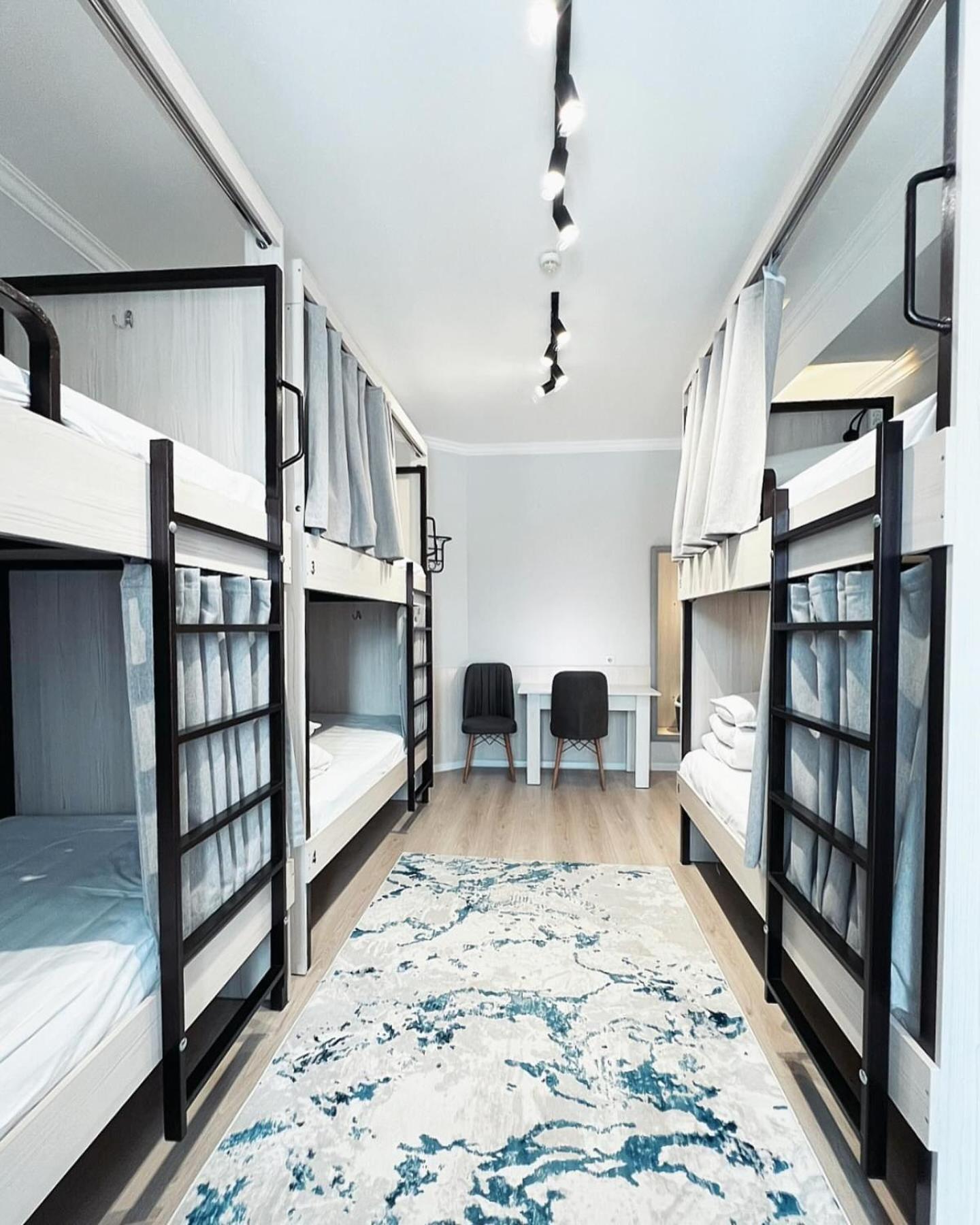 Compass Hostel Bisjkek Eksteriør billede