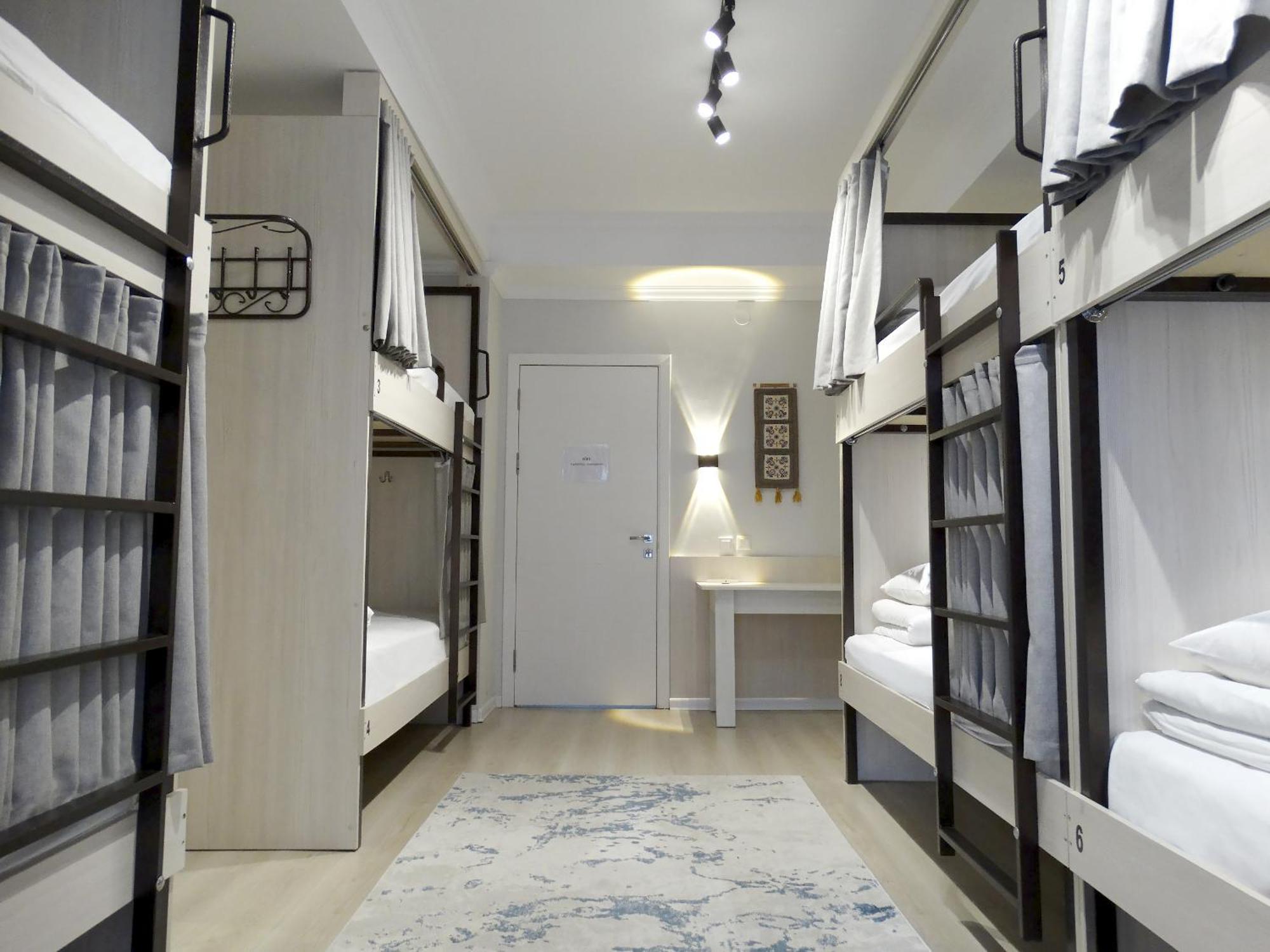 Compass Hostel Bisjkek Eksteriør billede