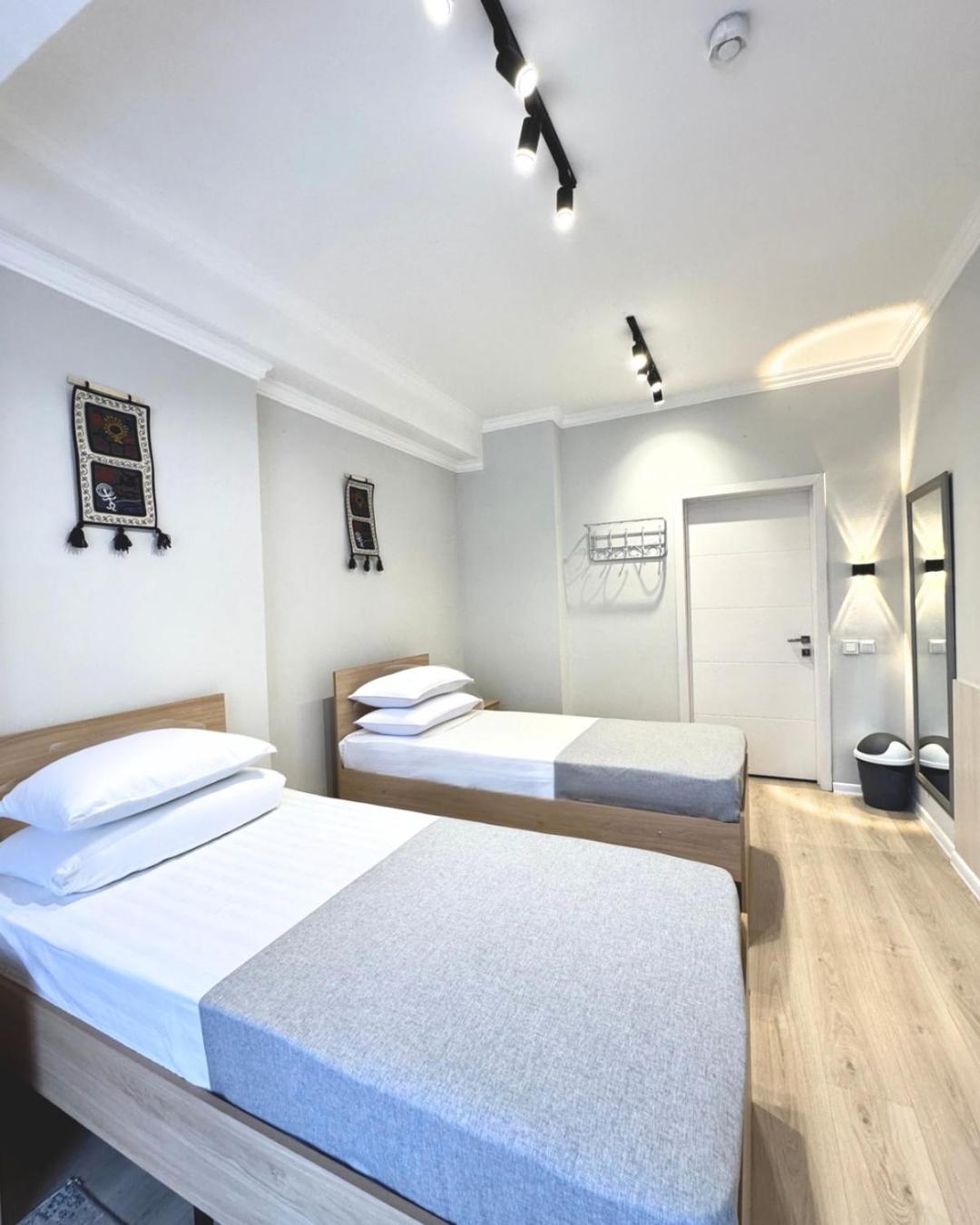 Compass Hostel Bisjkek Eksteriør billede