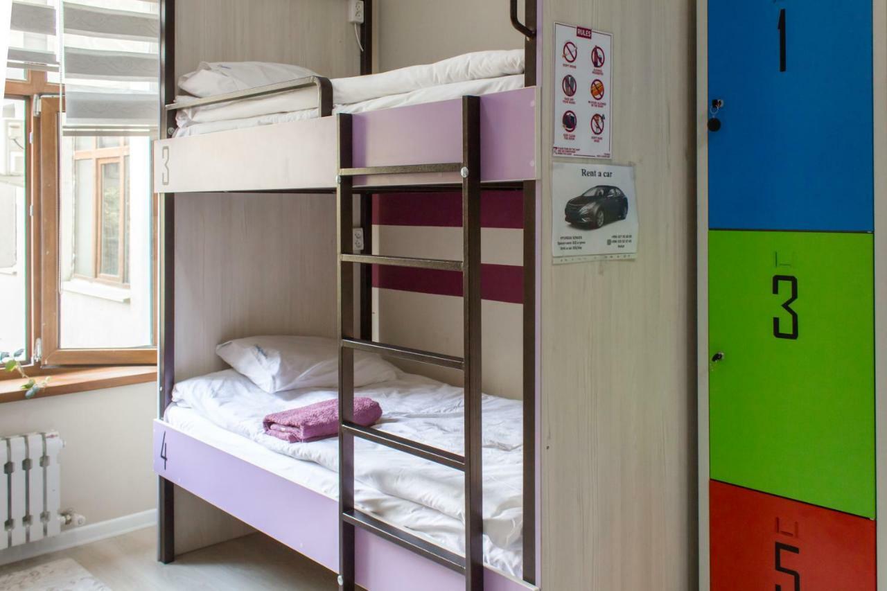 Compass Hostel Bisjkek Eksteriør billede