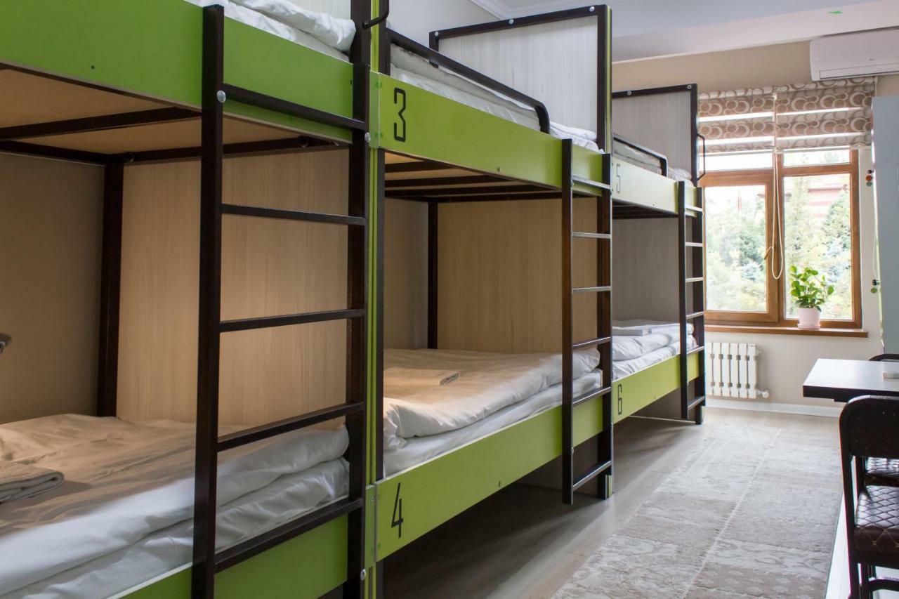 Compass Hostel Bisjkek Eksteriør billede