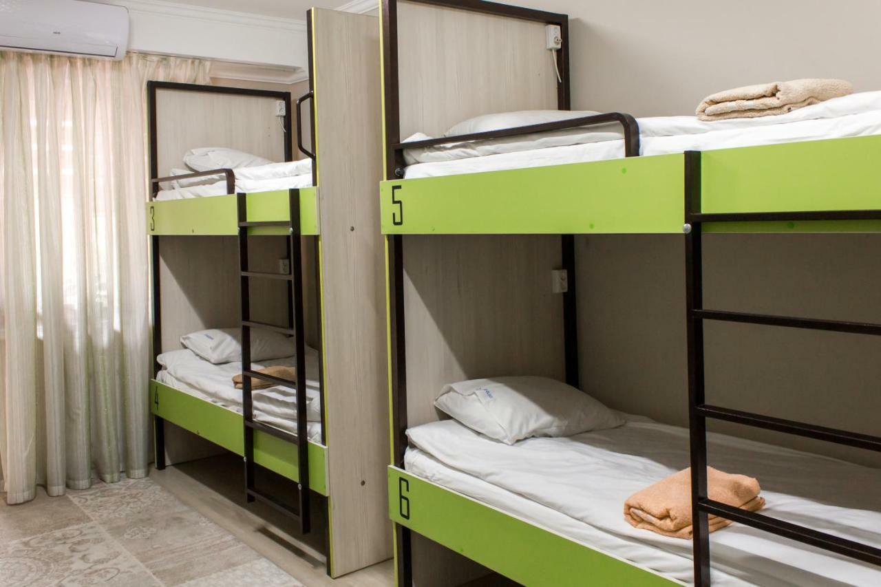 Compass Hostel Bisjkek Eksteriør billede