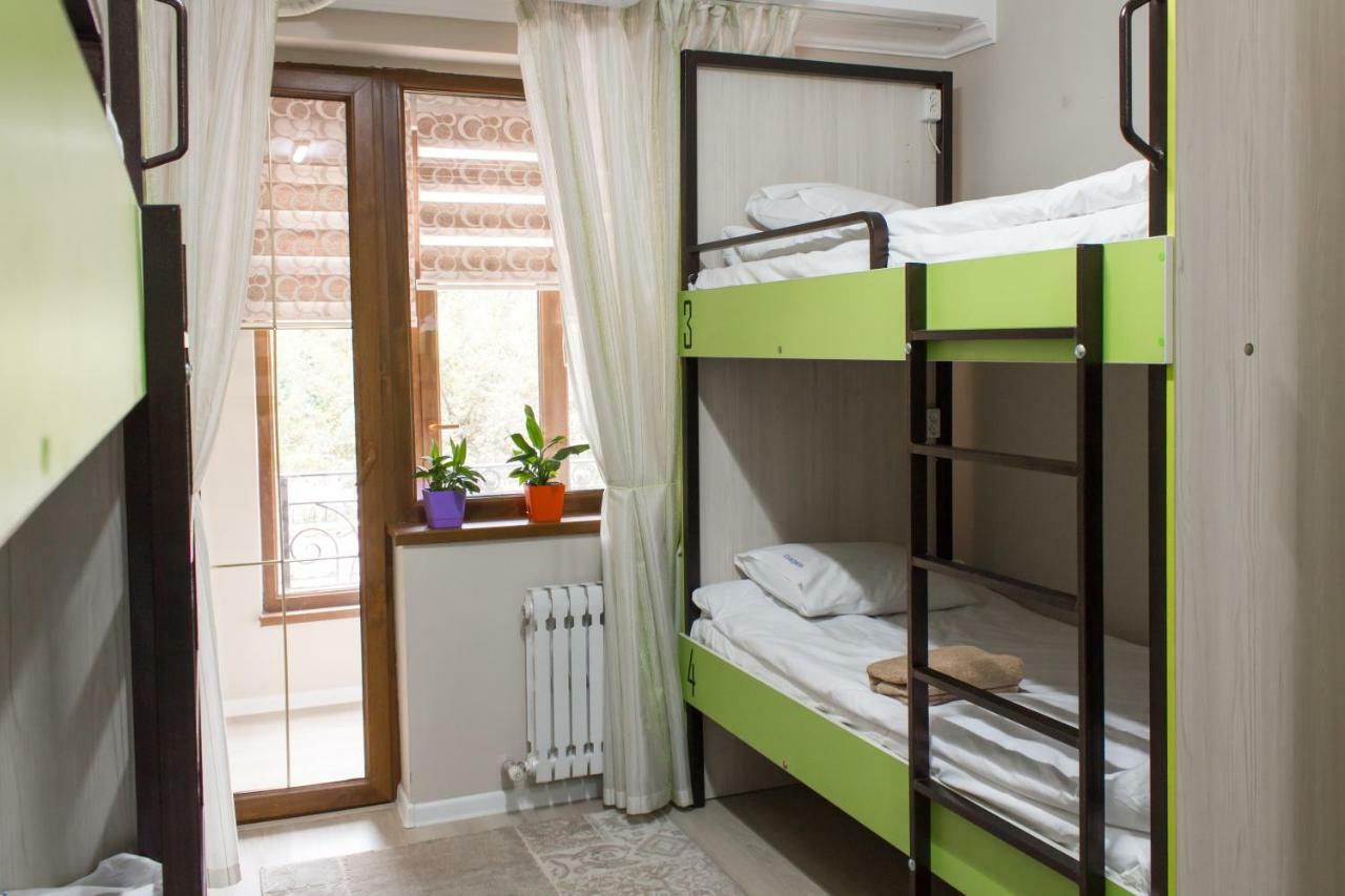 Compass Hostel Bisjkek Eksteriør billede