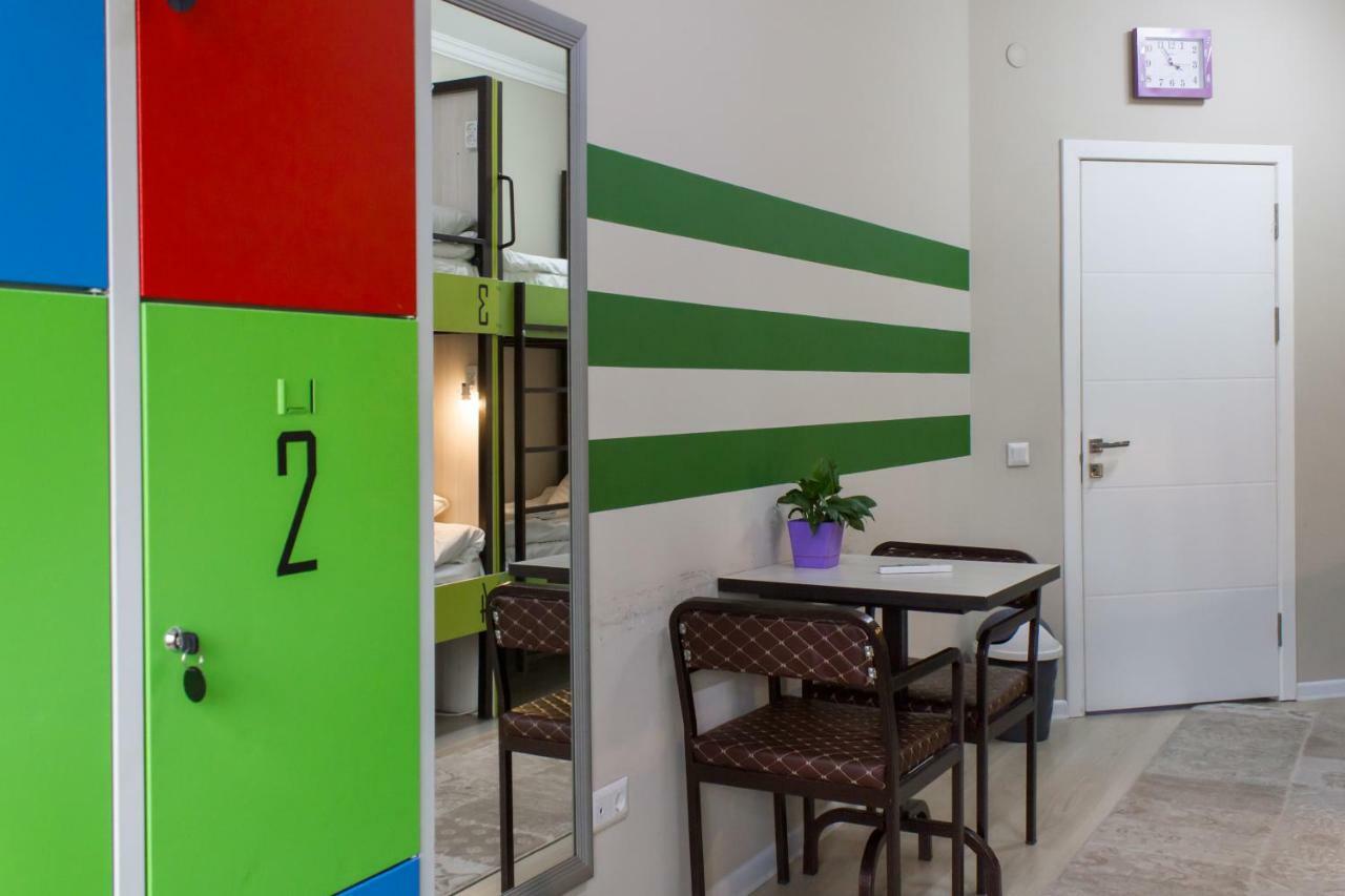 Compass Hostel Bisjkek Eksteriør billede