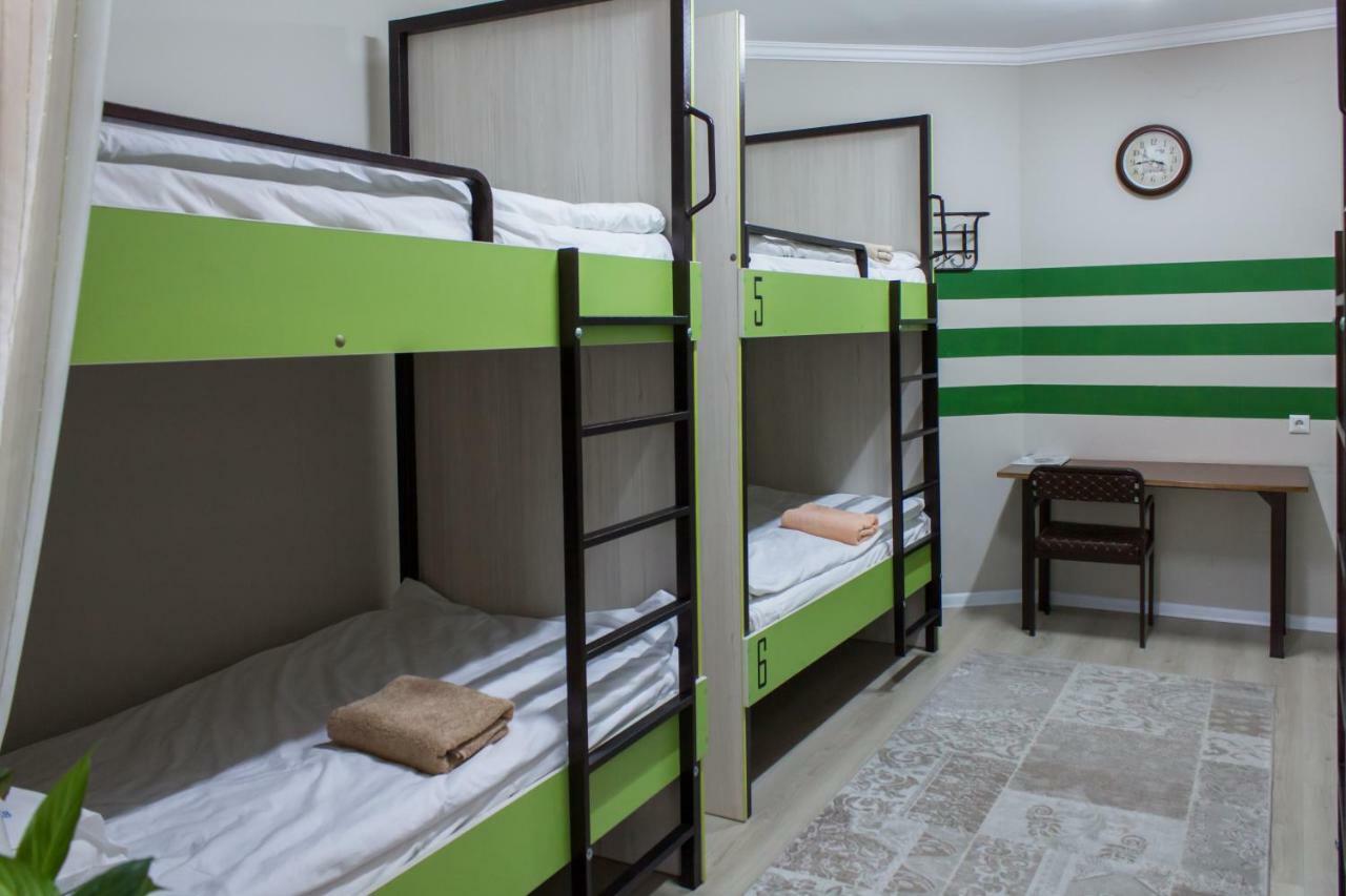 Compass Hostel Bisjkek Eksteriør billede