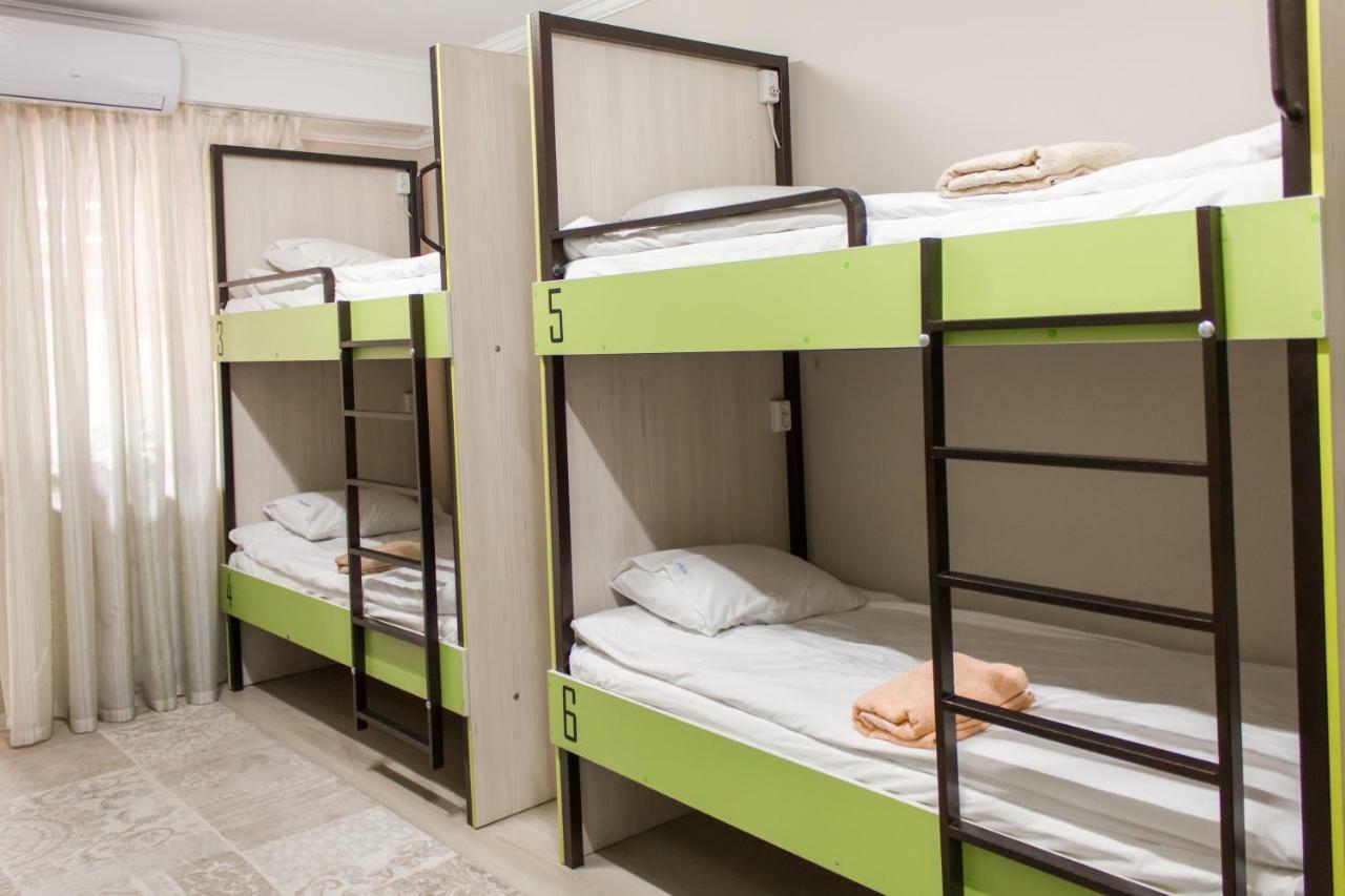 Compass Hostel Bisjkek Eksteriør billede